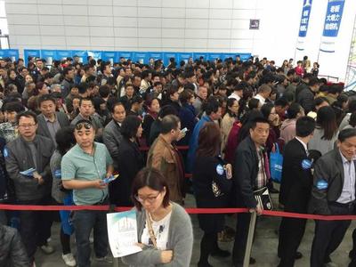 老板電器團(tuán)購(gòu)活動(dòng)引爆無(wú)錫,創(chuàng)單一品牌到場(chǎng)人數(shù)、銷(xiāo)售額雙紀(jì)錄 - 今日頭條(www.toutiao.com)